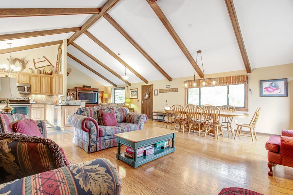 Living room, Seating area