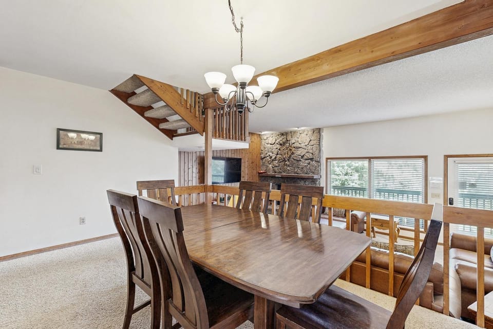 Seating area, Dining area