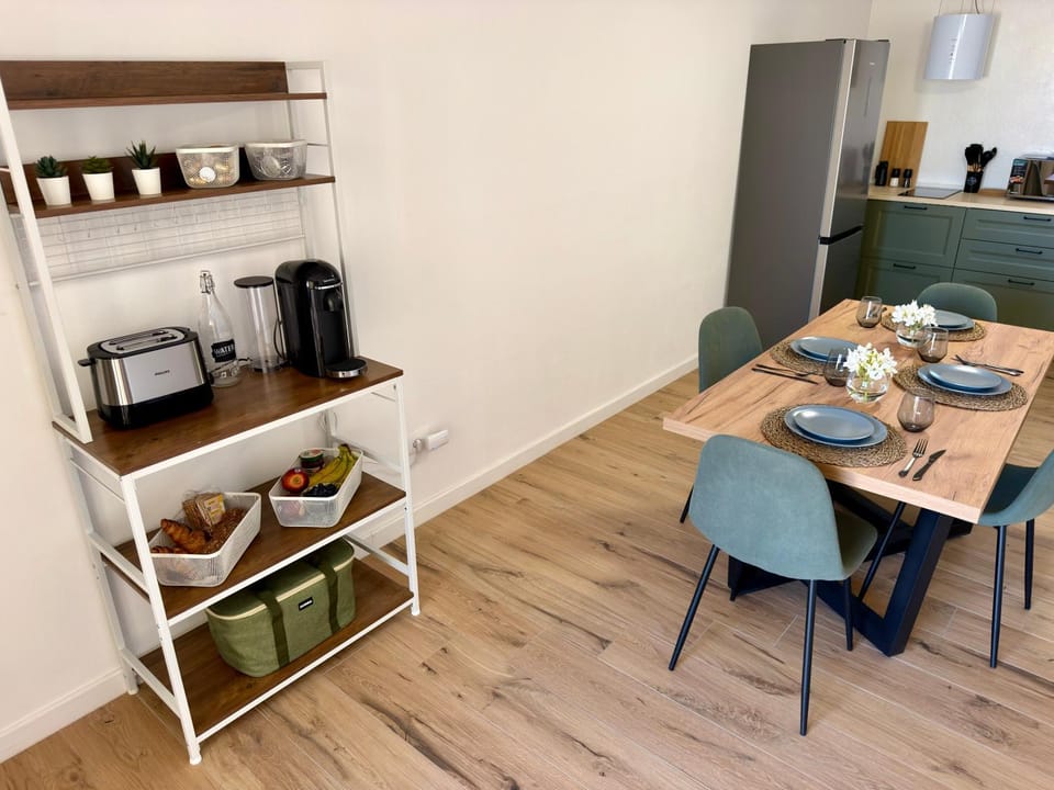 Kitchen or kitchenette, kitchen