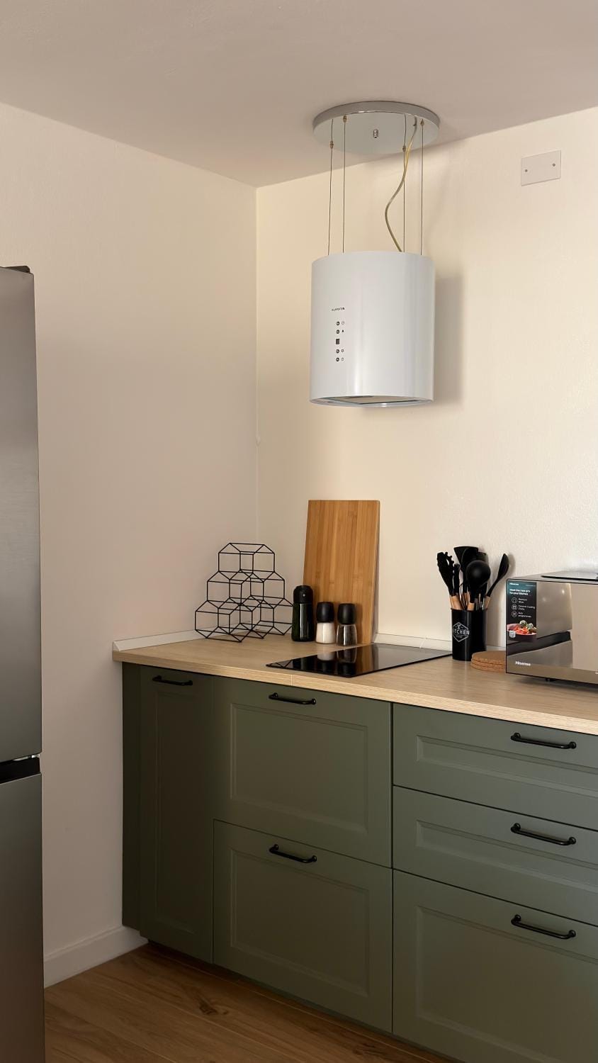 Kitchen or kitchenette, stove
