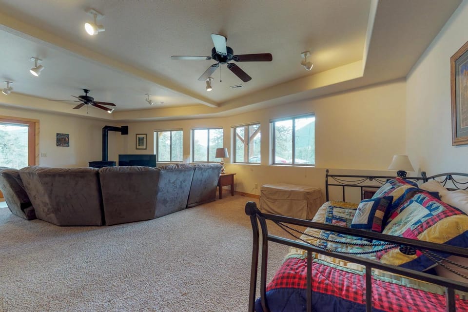 TV and multimedia, Living room, Seating area