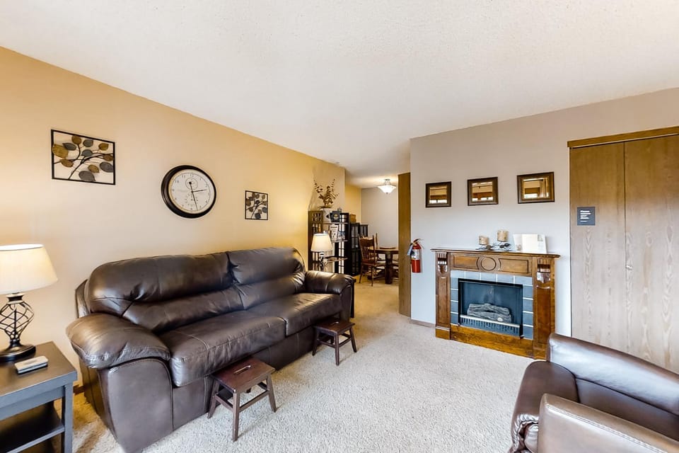 Living room, Seating area, fireplace