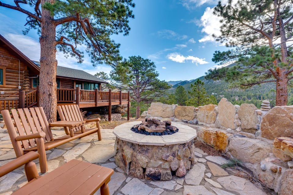 Property building, Day, Mountain view
