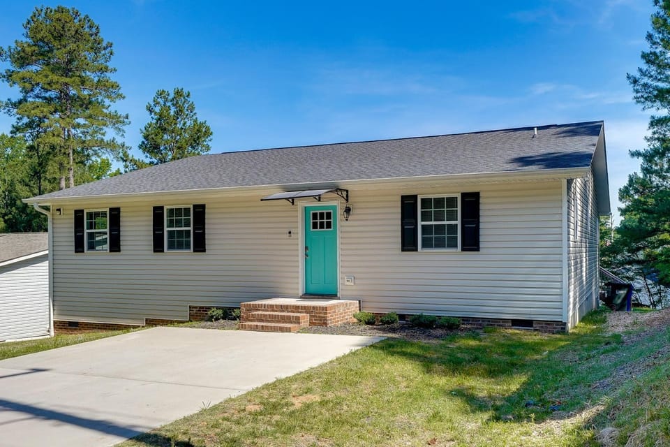 NEW Durham Ranch Home Near Duke & UNC Hospitals House in Durham
