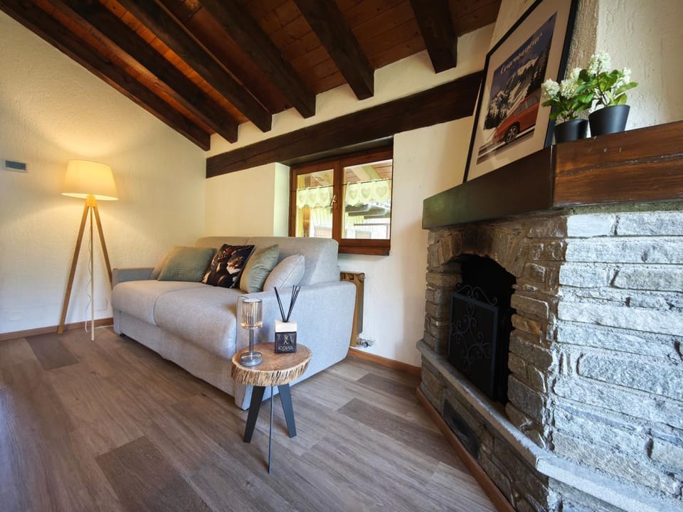 Appartamento vista montebianco Apartment in Aosta Valley, Italy