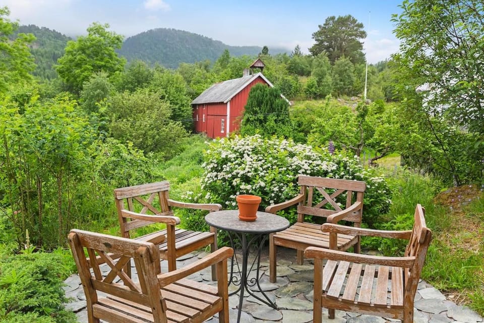 Natural landscape, Garden, Dining area, Mountain view