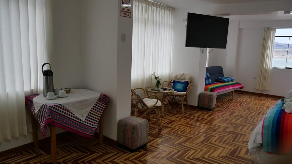 TV and multimedia, Living room, Photo of the whole room, Seating area