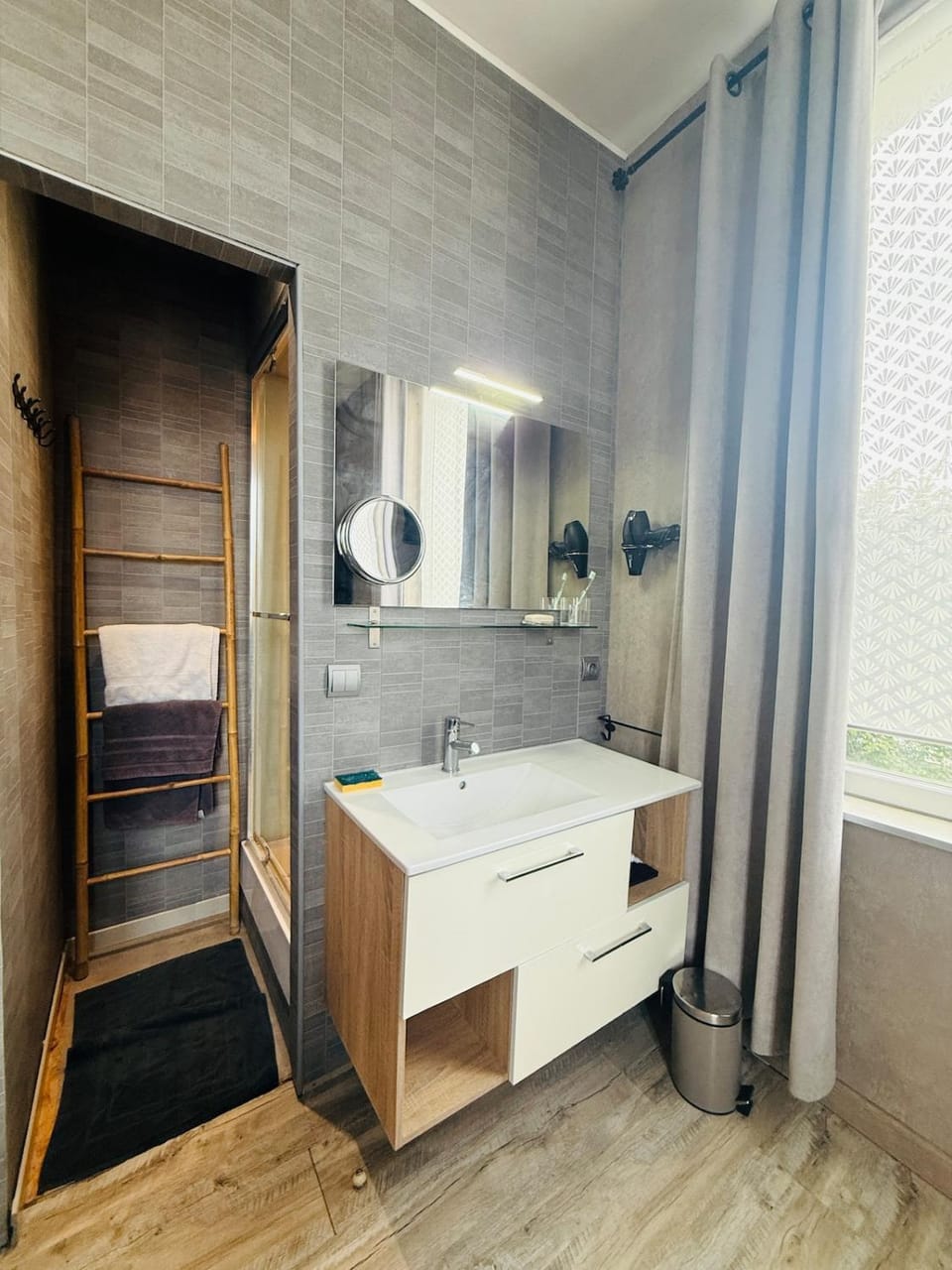 Charming apartment in Honfleur Free Parking Apartment in Honfleur