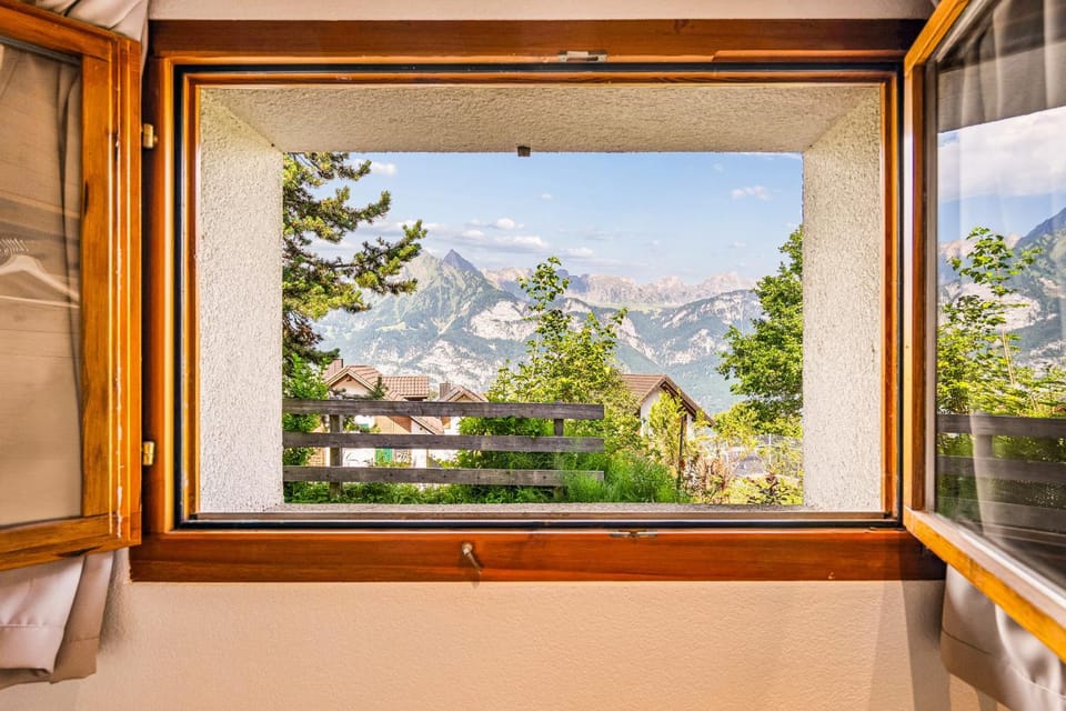 Nearby landmark, Spring, Day, Natural landscape, View (from property/room), Balcony/Terrace, Mountain view
