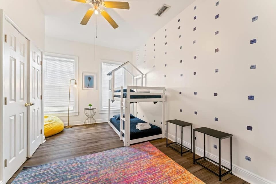 Historic Gem in Springfield - Grill Private Deck Apartment in Jacksonville