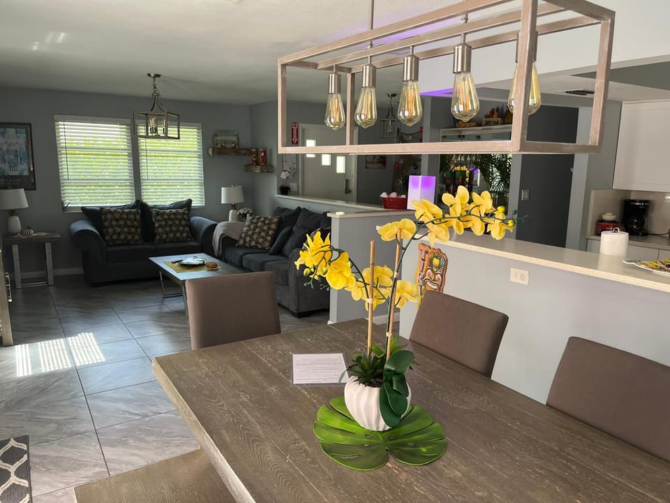 Kitchen or kitchenette, Living room, Dining area