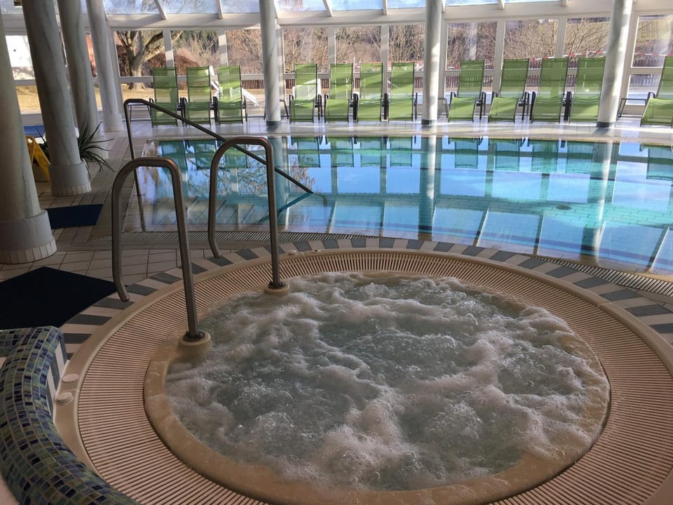 Hot Tub, Swimming pool