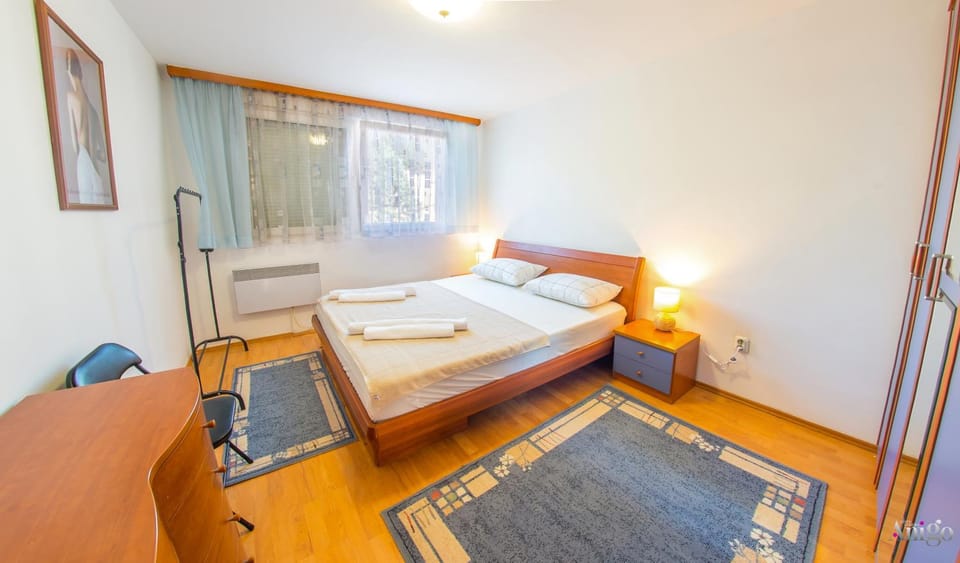 Bed, Bedroom, heating, towels, wardrobe