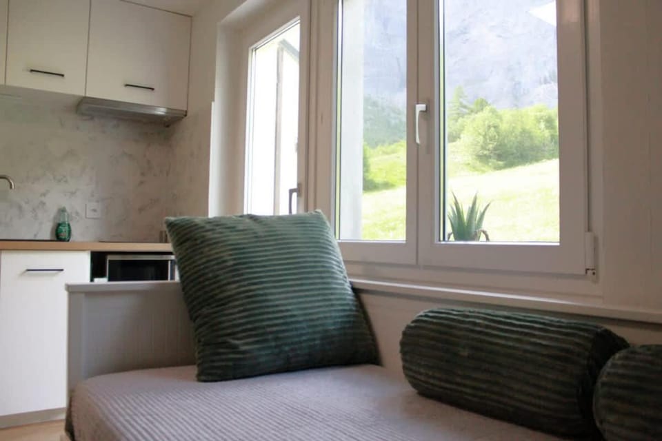 Kitchen or kitchenette, Living room