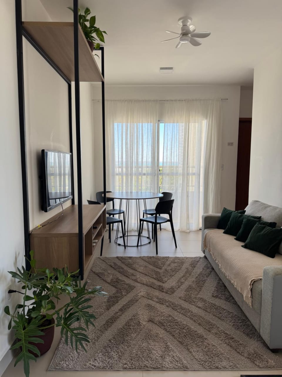 Apartamento completo, próximo ao Capim Dourado Shopping, 2 quartos, ideal para até 4 hóspedes Apartment in Palmas