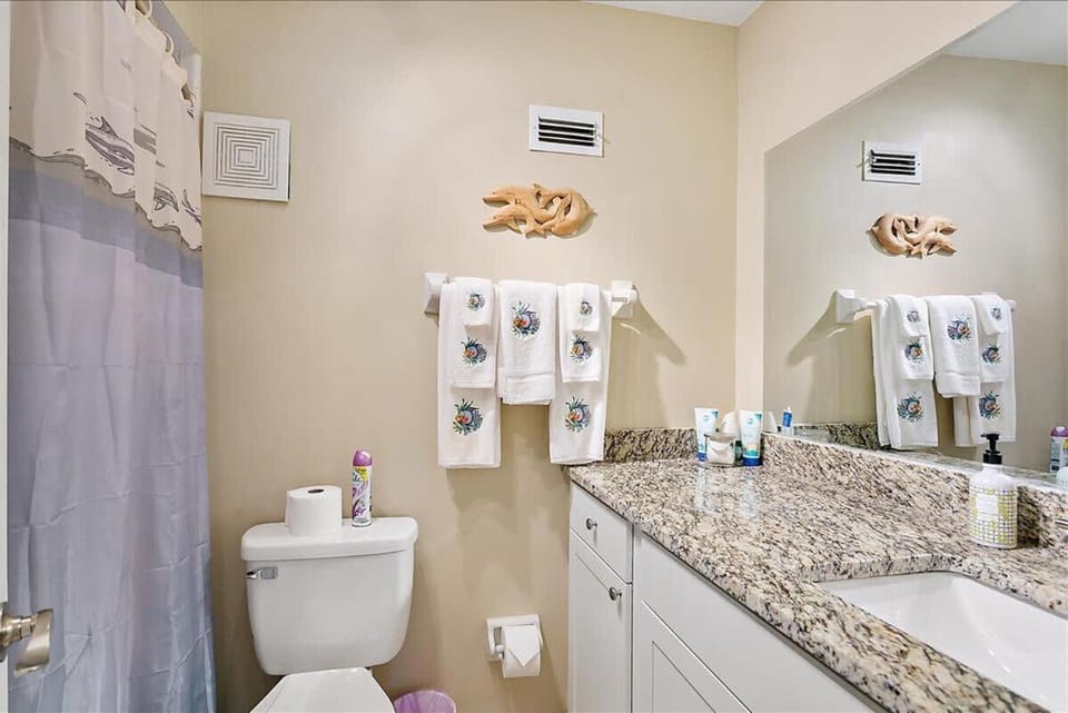 Malibu Cottage on Lake Mandarin - WIFI FIRE PIT House in Jacksonville