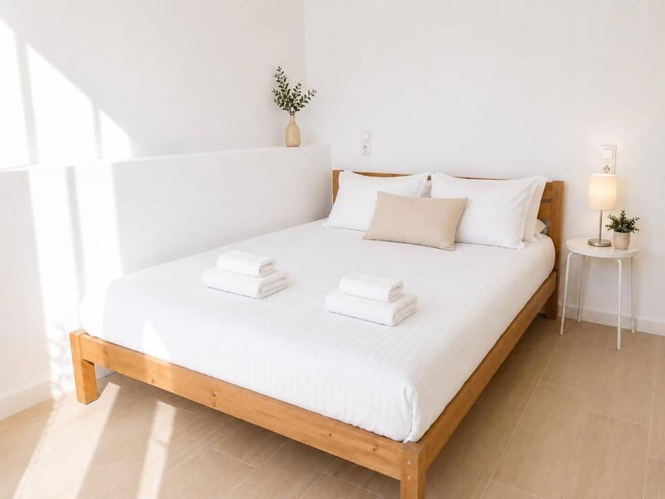 Bedroom, towels