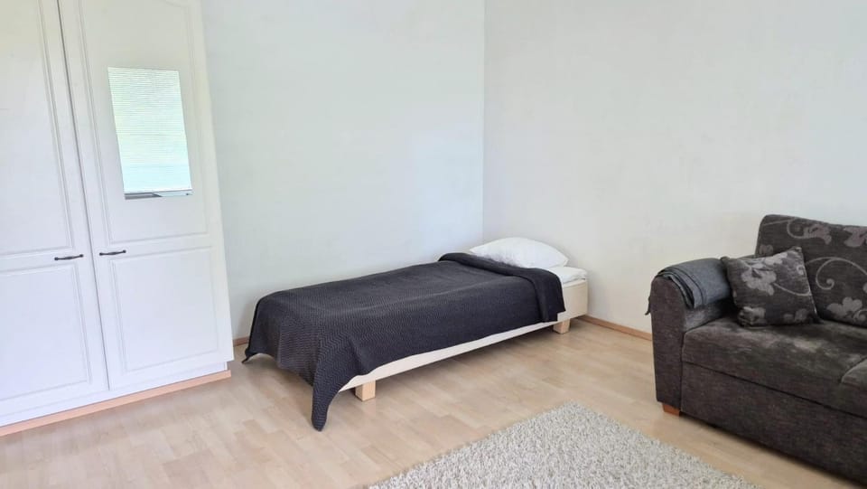 Mukava yksiö Vantaalla Apartment in Helsinki