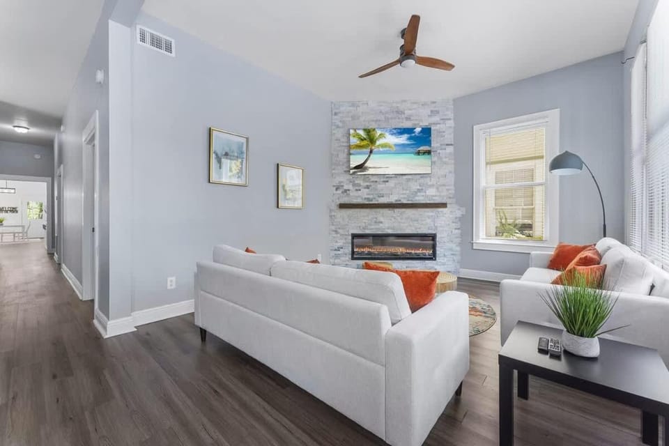 Pearl of Springfield -WIFI AC PATIO House in Jacksonville