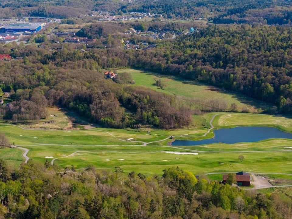 Townhouse with spa near Gothenburg and Hill's Golf Club Villa in Gothenburg