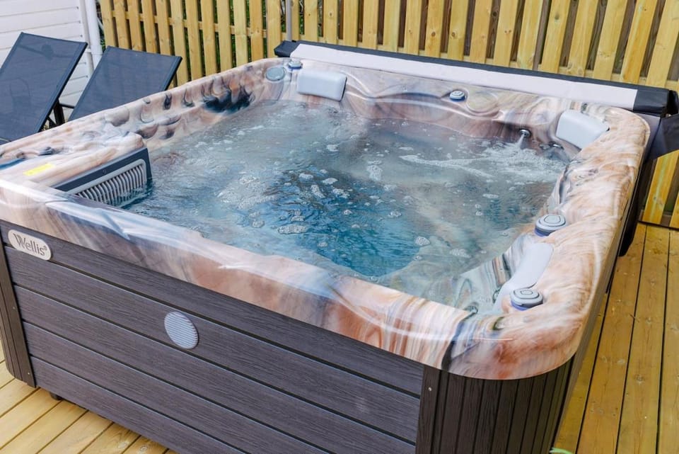 Townhouse with spa near Gothenburg and Hill's Golf Club Villa in Gothenburg