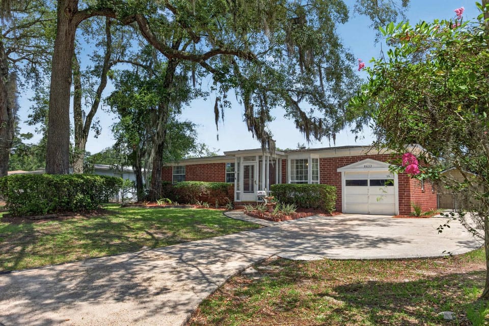 Pure GOLD on Emerald Isle - 4BR Patio WIFI House in Jacksonville