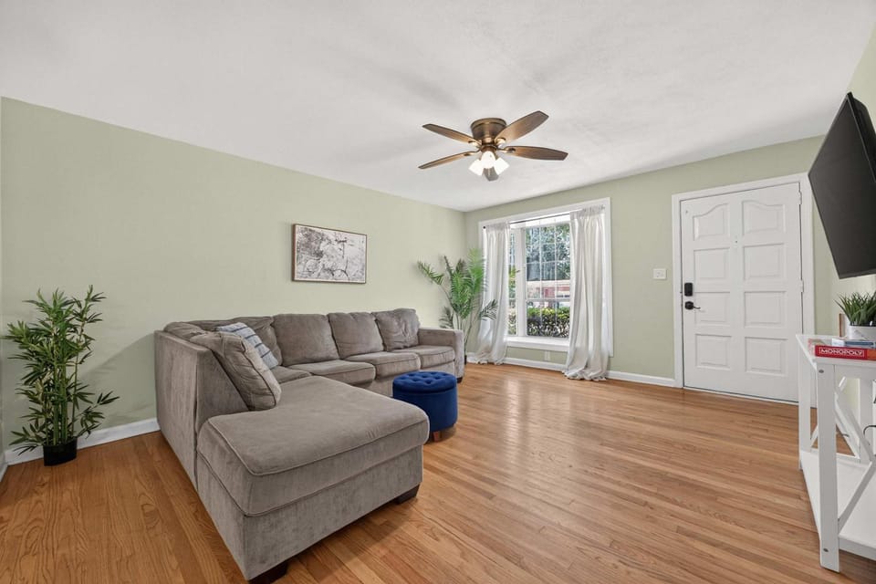 Pure GOLD on Emerald Isle - 4BR Patio WIFI House in Jacksonville