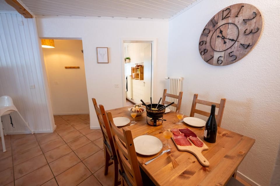 Food and drinks, Dining area