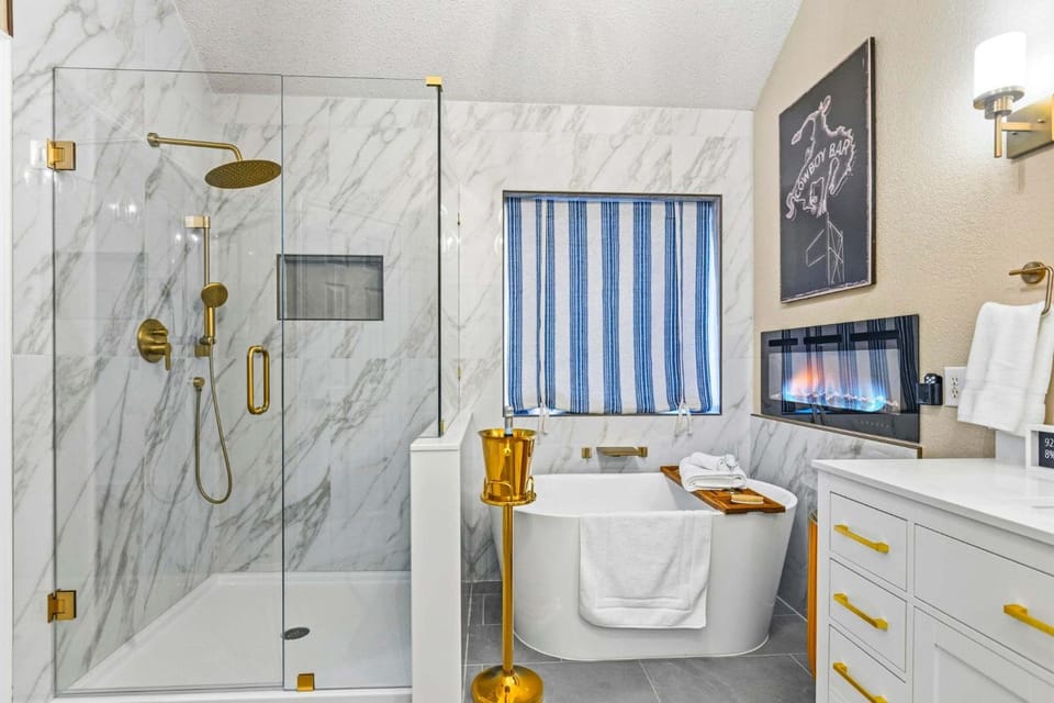 Luxury 2 King beds Hot Tub near PGA & World Cup House in Frisco