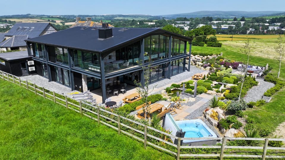 The Retreat at Strashleigh Manor Farm - A Luxury Devon Country Escape House in Ivybridge