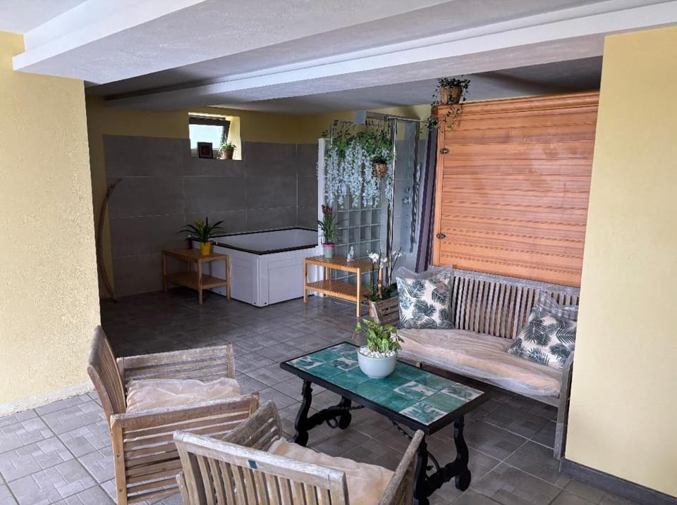 Domaine des Pyrénées d Oleac Bed and Breakfast in Occitanie