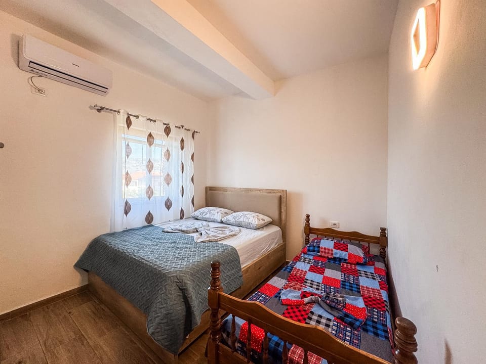 Bed, Bedroom, air conditioner