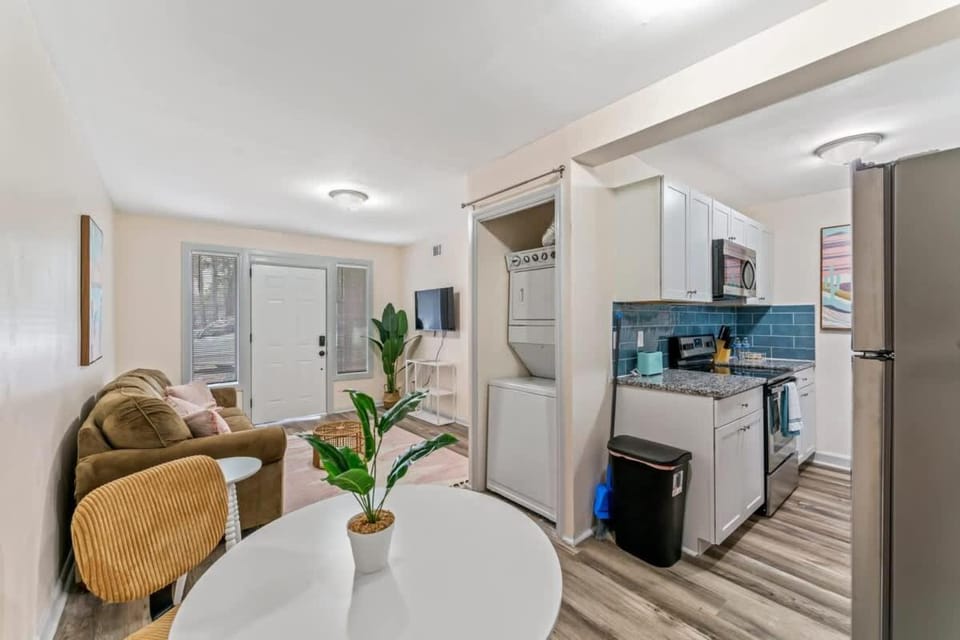 The Hendricks #2 - TV AC Wi-Fi Apartment in Jacksonville
