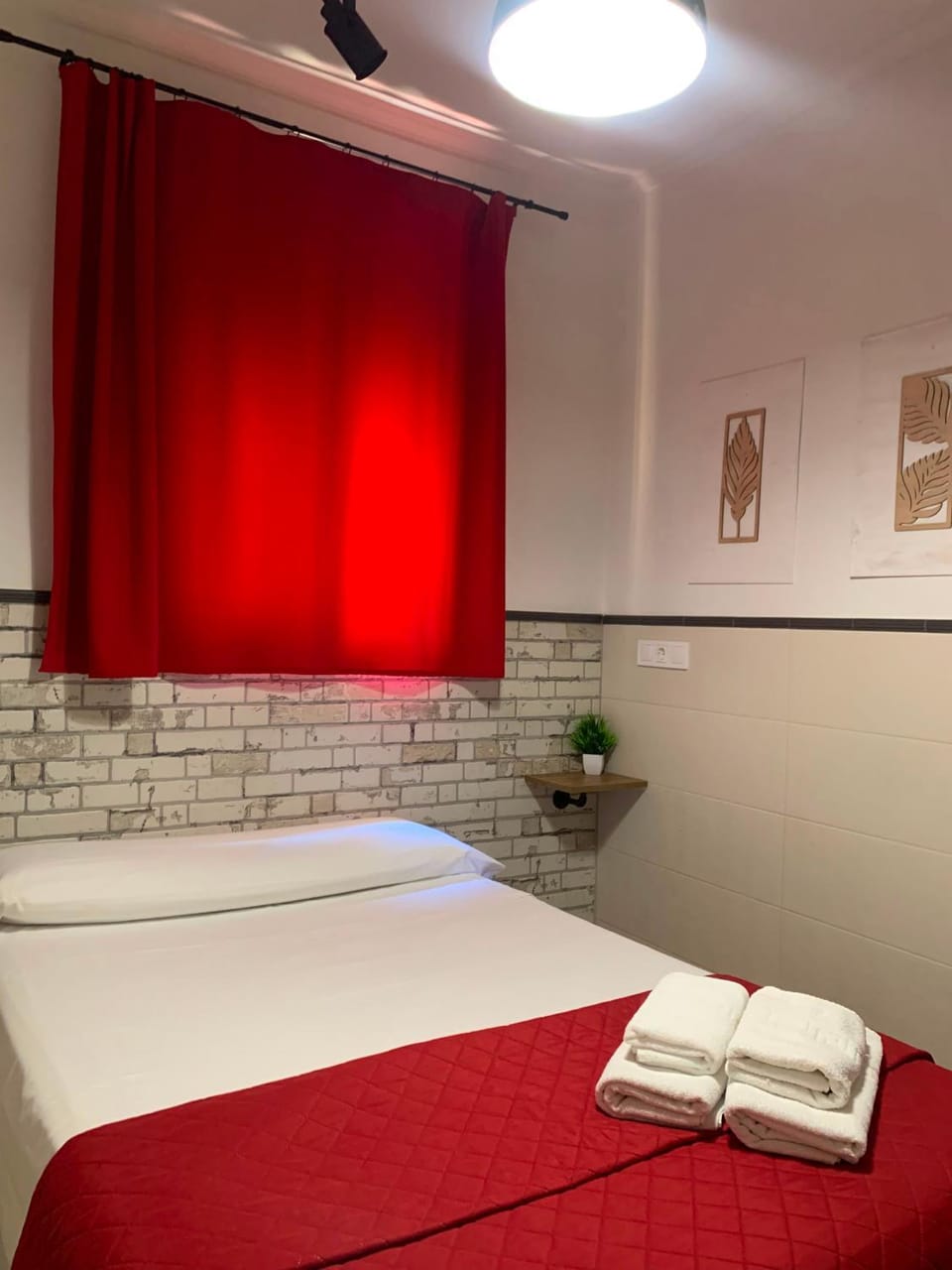 Pensión Pinilla Bed and Breakfast in Madrid