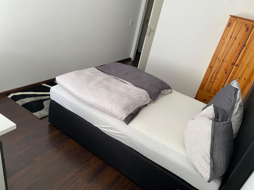 Cozy room with private bathroom in Berg-am-Laim Vacation rental in Munich