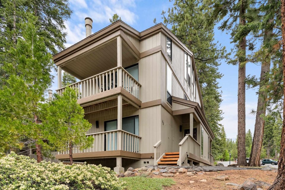 Chickadee's Ridge House in Tahoe Vista