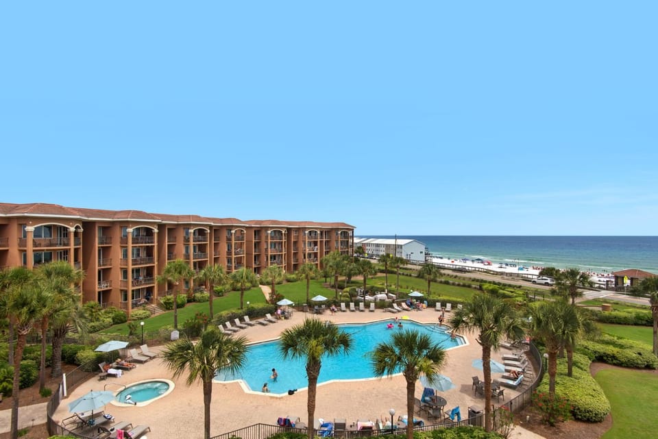 Property building, Day, Bird's eye view, Garden, Hot Tub, Beach, Pool view, Sea view, Swimming pool