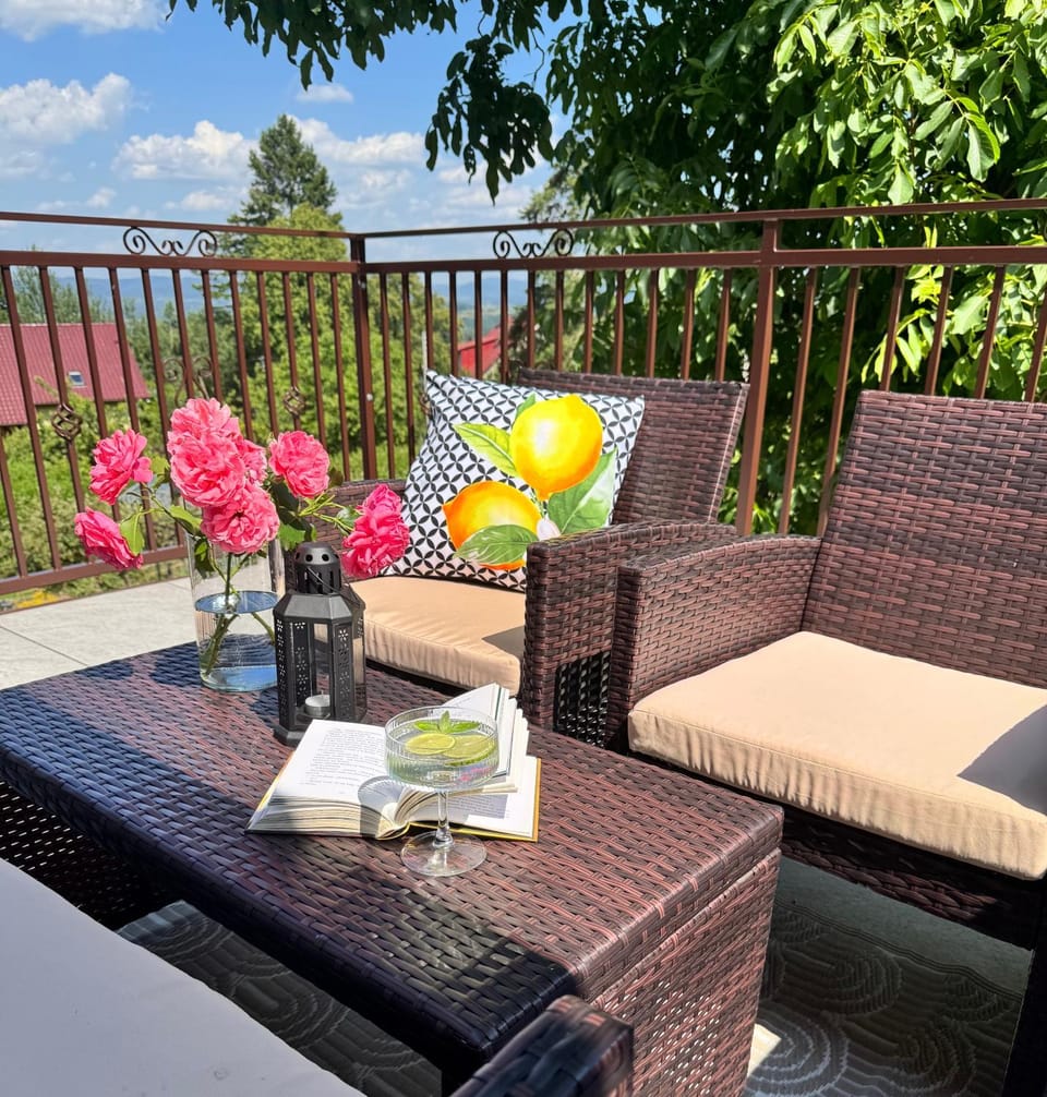 Apartamenty Na Skraju Lasu Apartment in Lower Silesian Voivodeship