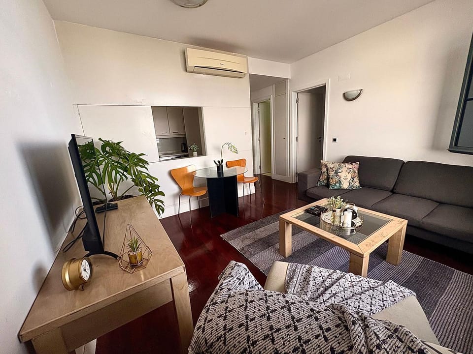 Living room, Seating area, Dining area, air conditioner
