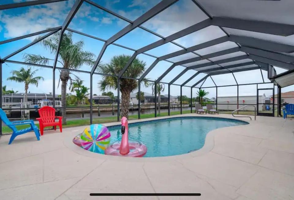 Pool view, Swimming pool