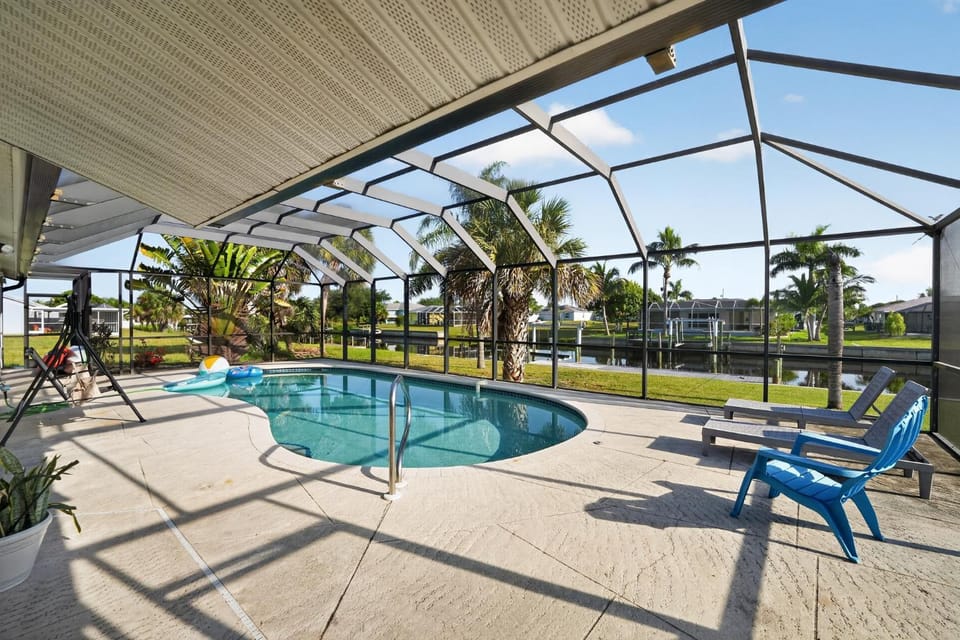 Pool view, Swimming pool