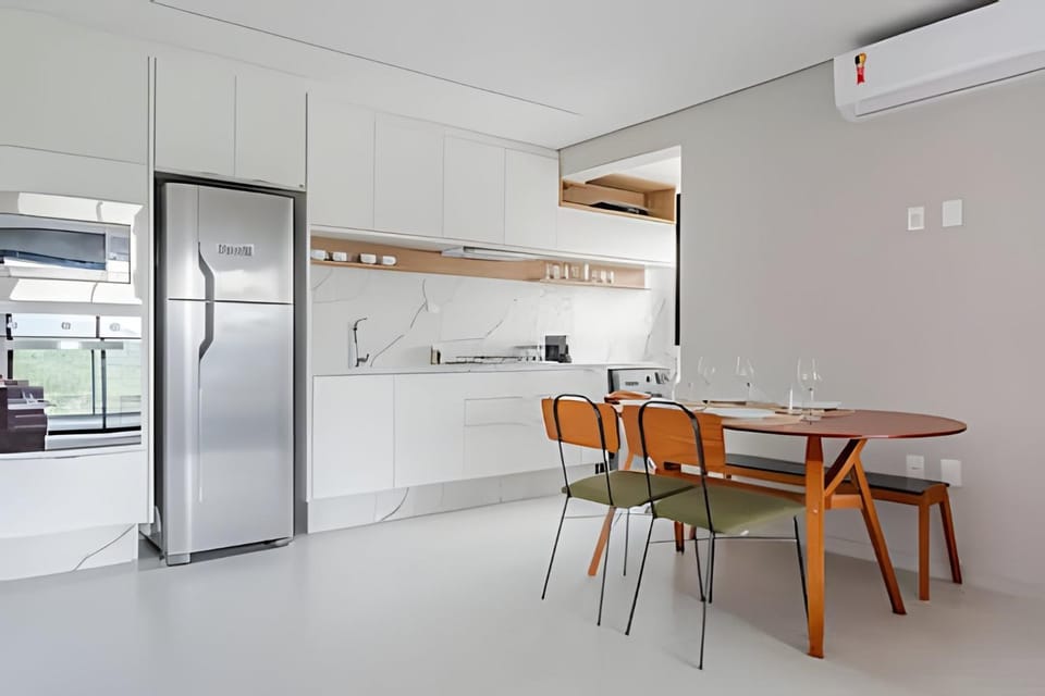 Coffee/tea facilities, Kitchen or kitchenette, Dining area