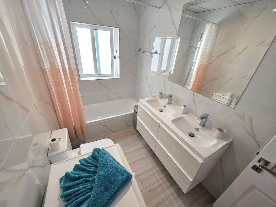 Toilet, Bathroom, Bath, washing machine