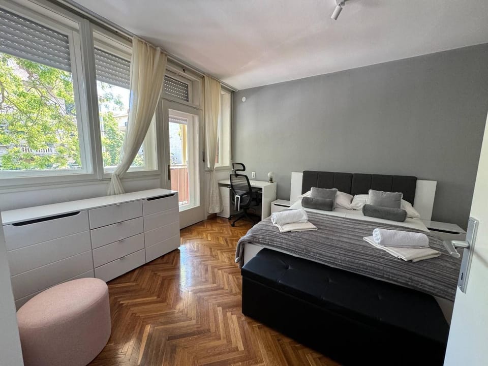 Large 3BR apartment in the center sand beach 5BD Apartment in Split