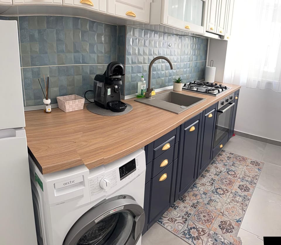Happy Studio 1 Apartment in Craiova