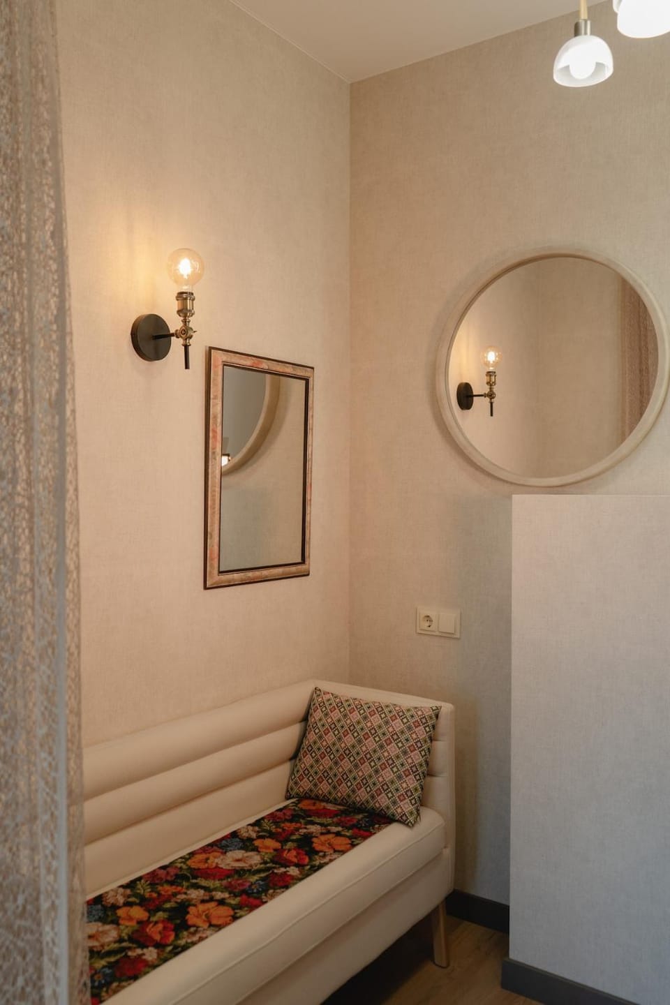 Studio Spectra - Artsy Space Apartment in Tbilisi, Georgia