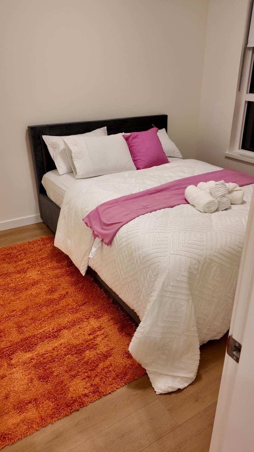 Central luxury city Apartment in Surrey