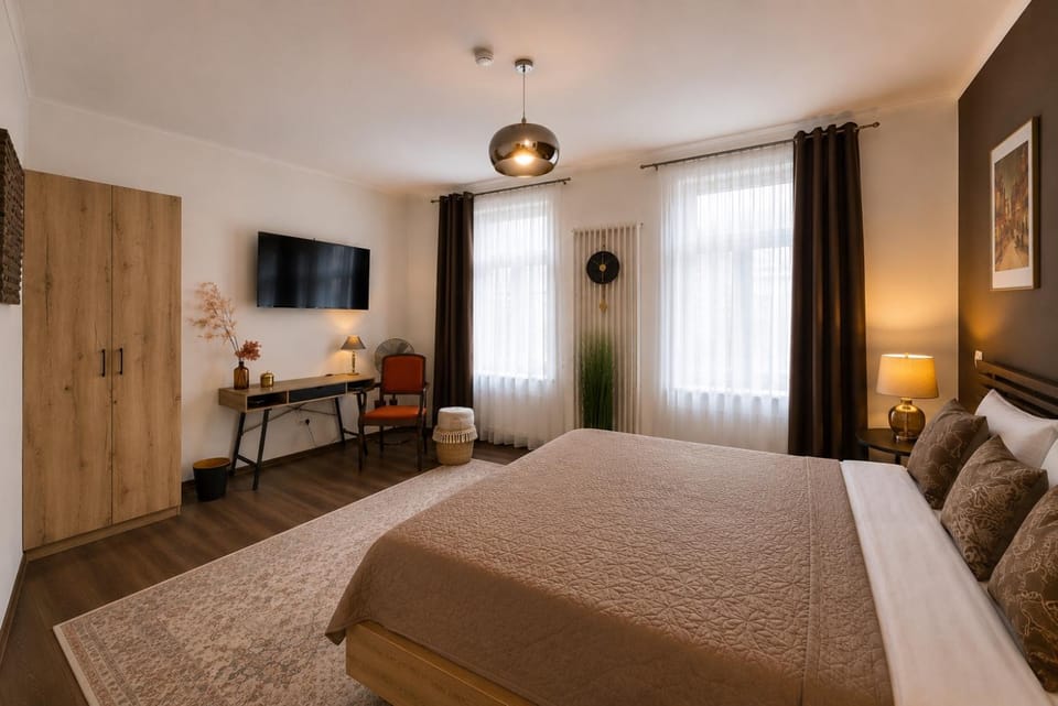 Bed, Photo of the whole room, Bedroom