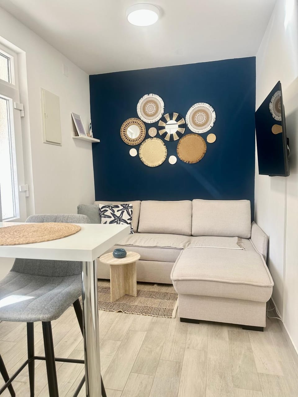 TV and multimedia, Living room, Seating area