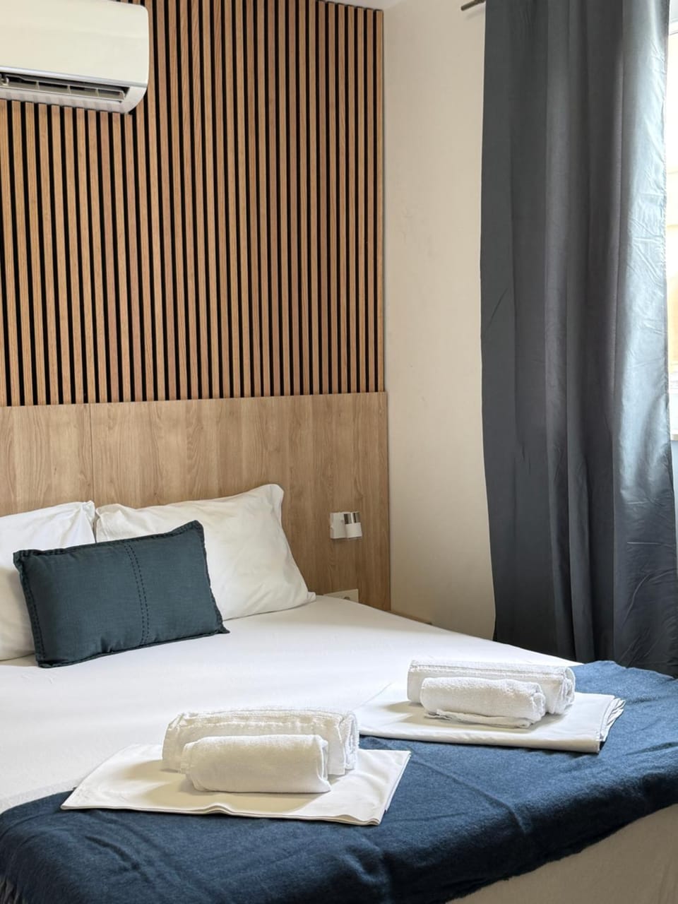 Decorative detail, Bedroom, air conditioner